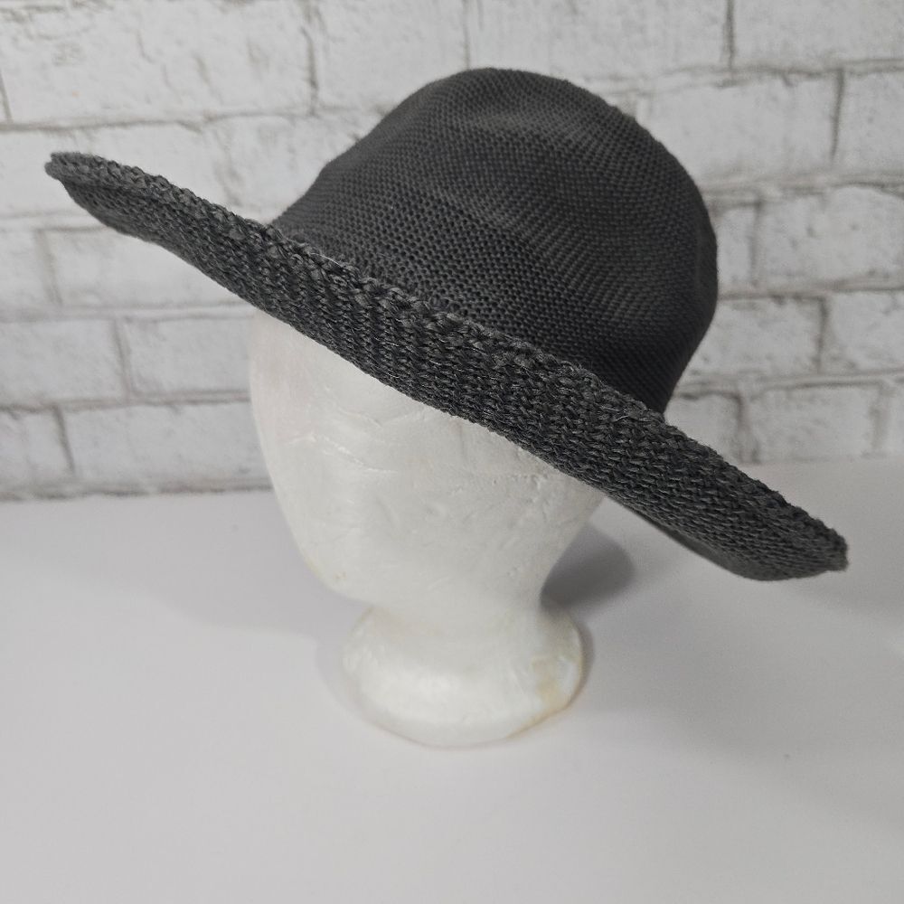 Angela & William  sunhat